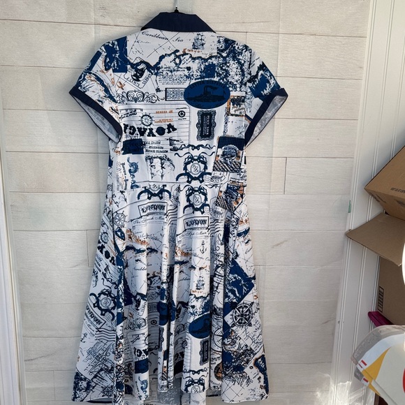 Navy and White Travel Inspired Women’s Vintage/Vintage Inspired dress Medium - Picture 5 of 5